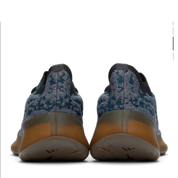 Yeezy rubber shoes - Picture 2 of 3